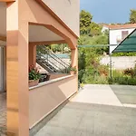 Krzelj Apartment *