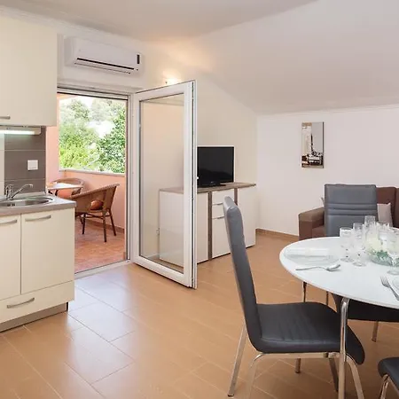 Krzelj Apartment Trogir